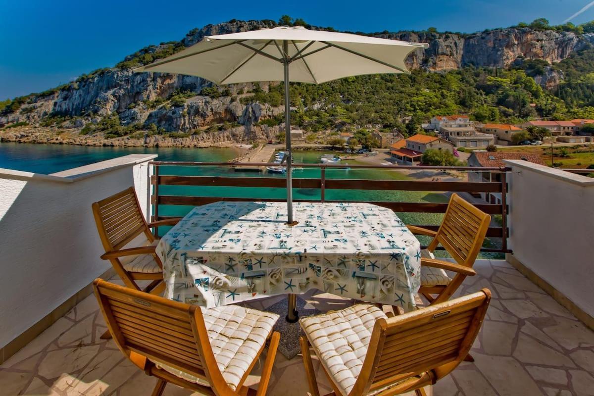 Villa Mateljan Zastrazisce Ngoại thất bức ảnh